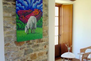 Habitaci贸n con arte Siesta en casa rural La Pousada de Boimouro el para铆so de los animales